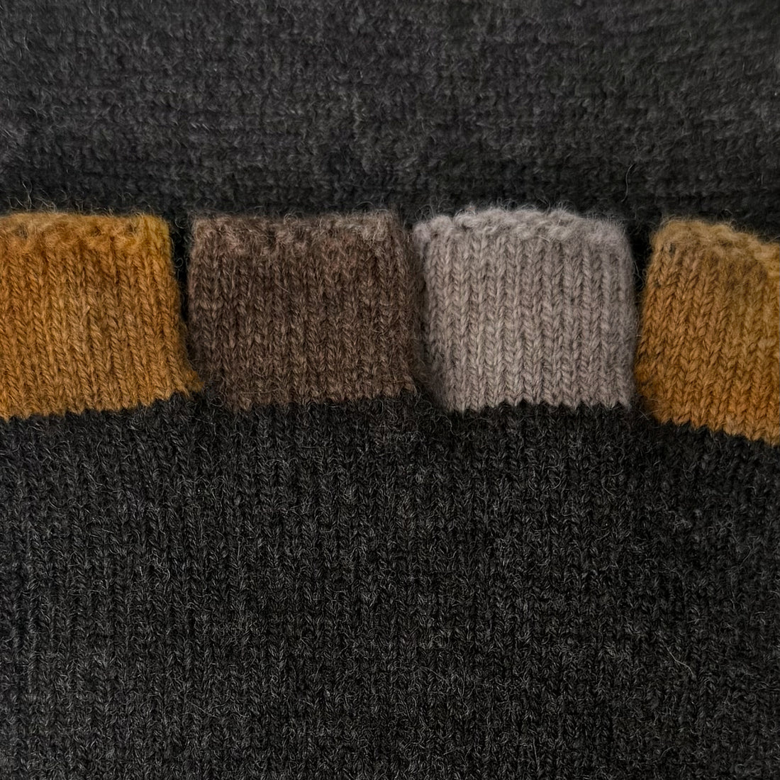GLOVES - FABULOUS FAGINS - FINGERLESS - LAMBSWOOL ACORN