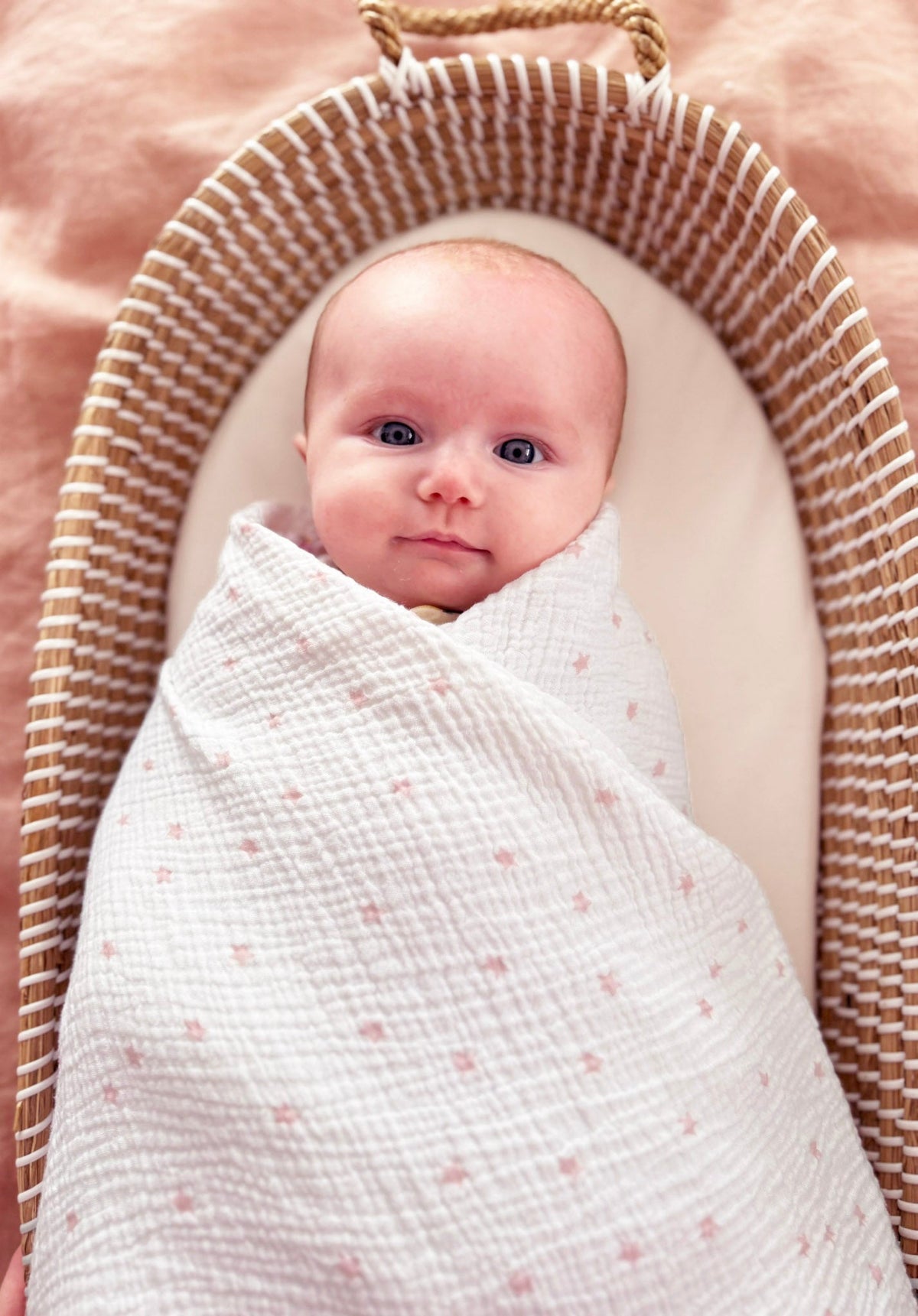 Alimrose Muslin Swaddle — Pink Stars